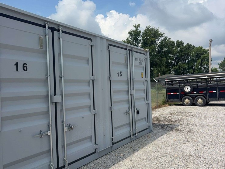 like-new-40ft-shipping-container,-4-side-doors,-4-compartments-image-5