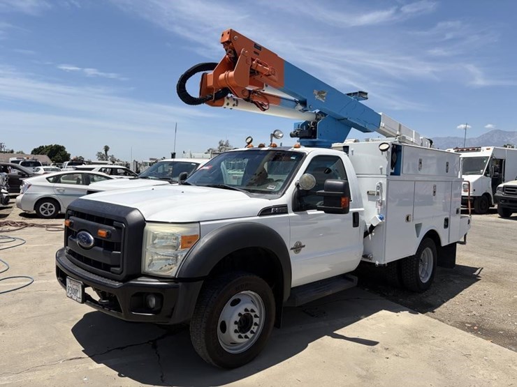 2013-ford-f550-image-1