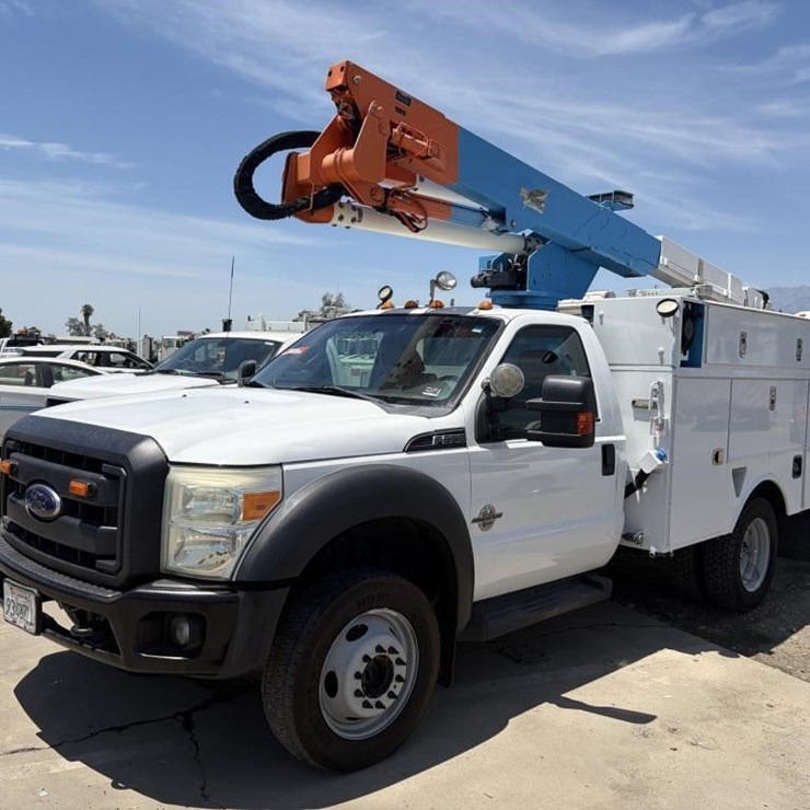 2013 FORD F550