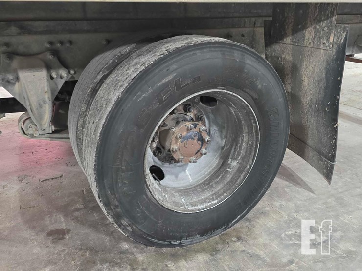 2020-freightliner-business-class-m2-106-image-23