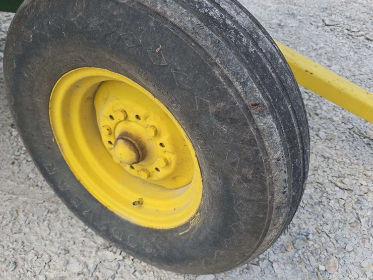 gravity-wagon-on-john-deere-running-gear,-with-side-boards-image-10