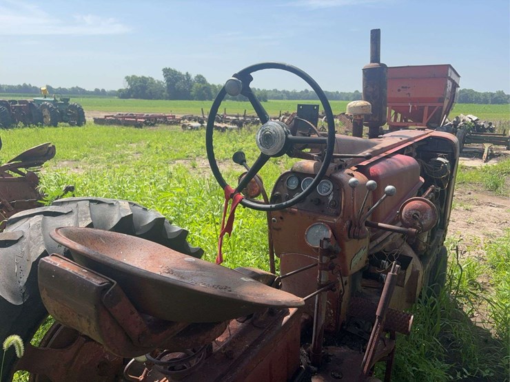 1967-farmall-450-narrow-front-parts-tractor,-s/n:-4477-image-9