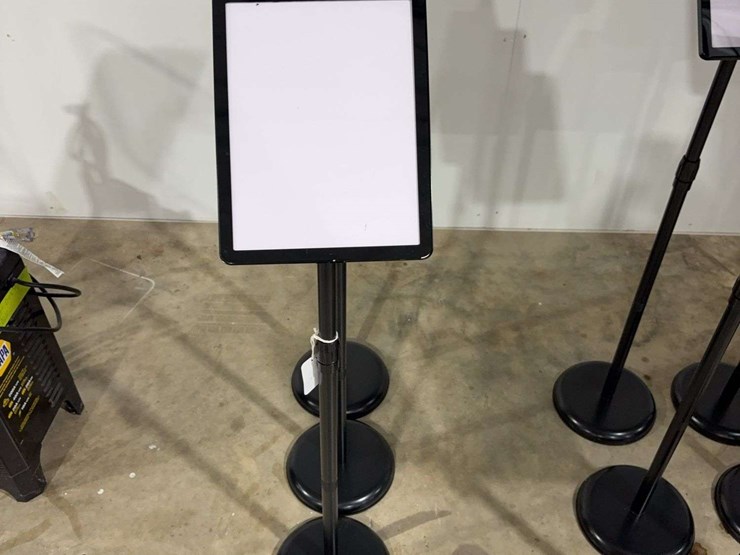 3-adjustable-sign-holder-displays-image-2