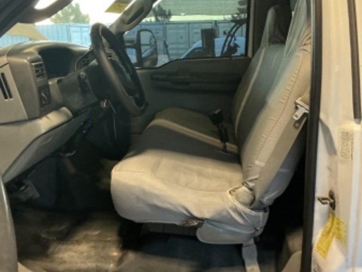 2004-ford-f450-image-21