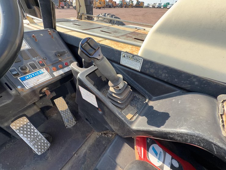 2005-ingersoll-rand-vr843c-telehandler-image-23