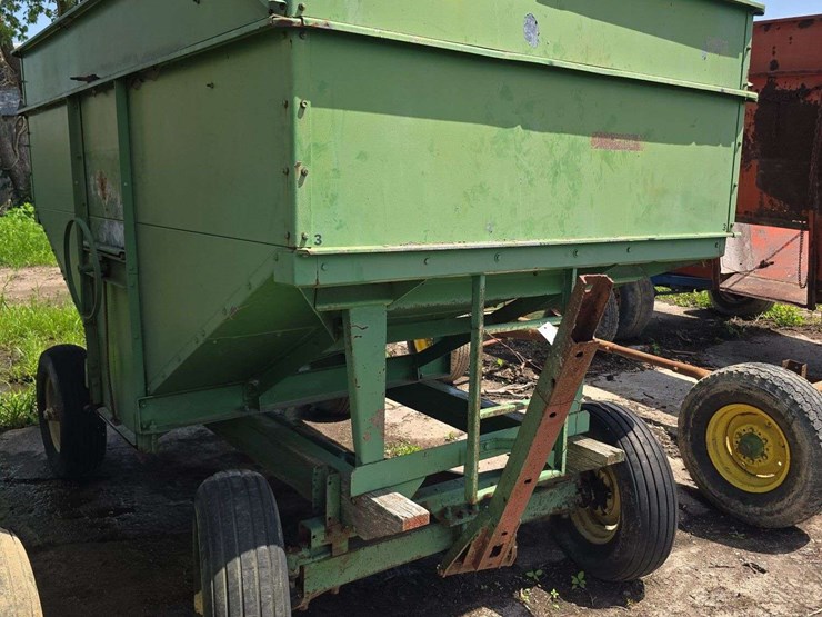 250-bu-gravity-wagon-on-jd-gear-image-2