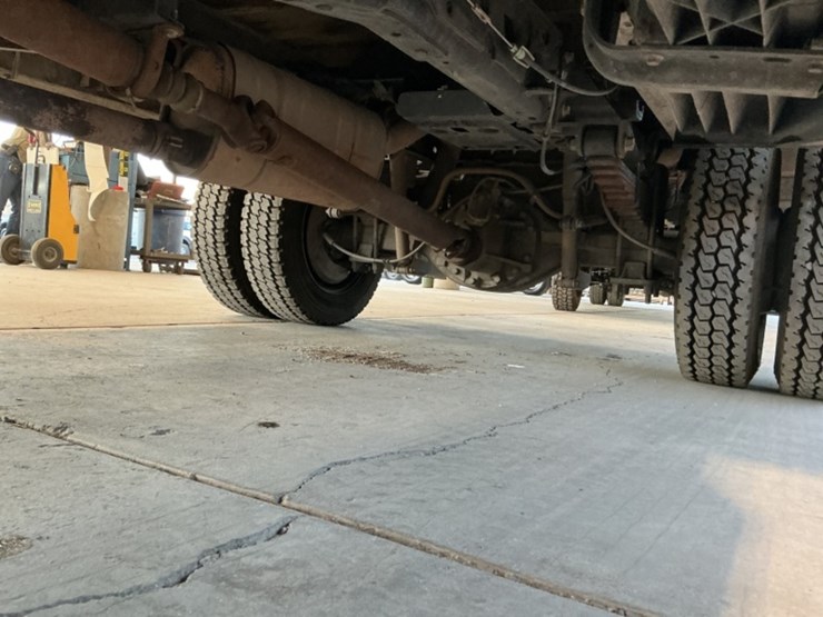 2016-ford-f550-image-28