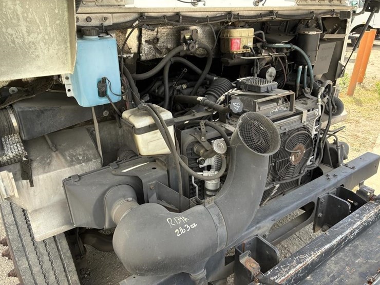 2008-workhorse-w62-image-8