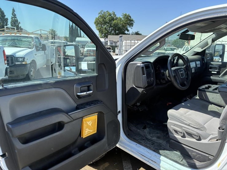 2016-gmc-sierra-2500-image-13