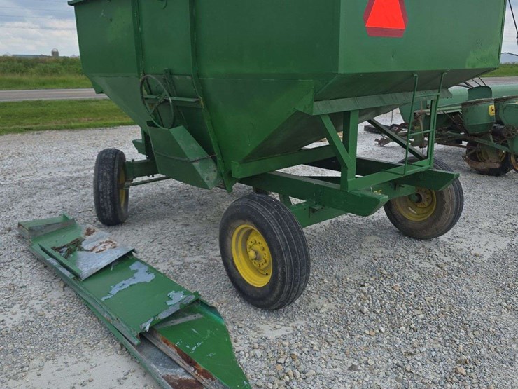 gravity-wagon-on-john-deere-running-gear,-with-side-boards-image-5