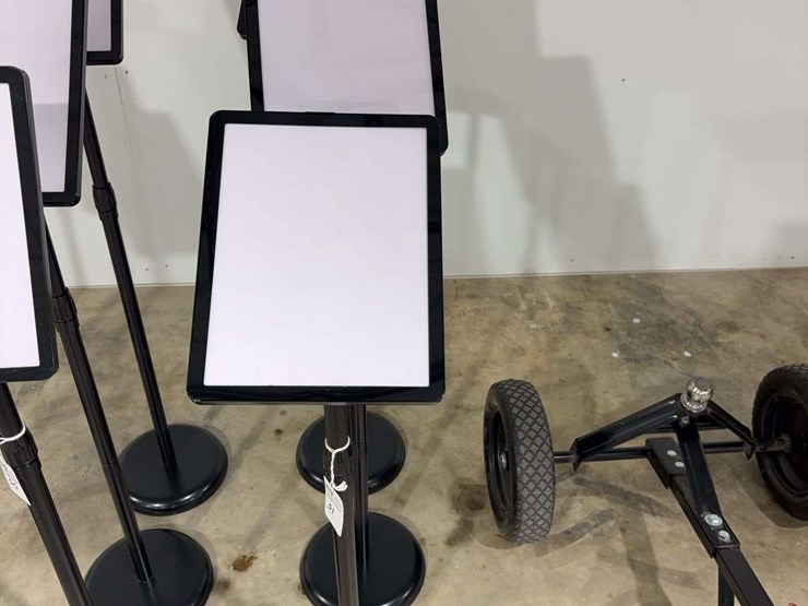 3-adjustable-sign-holder-displays-image-2
