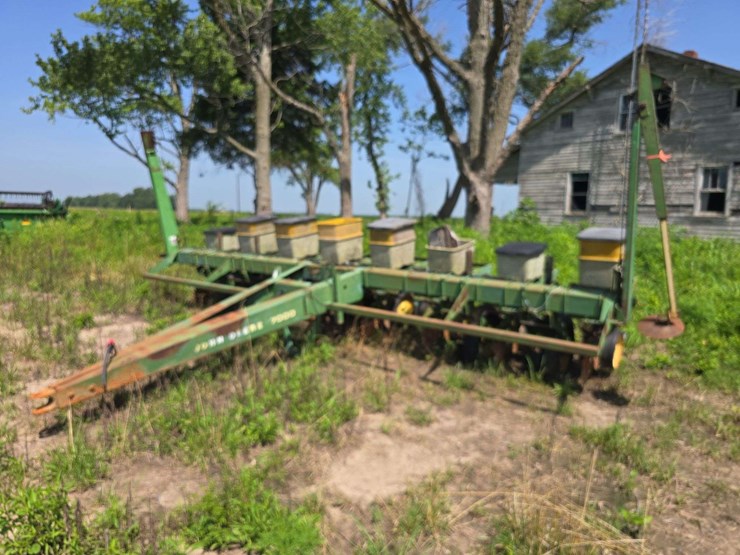 john-deere-7000-image-1