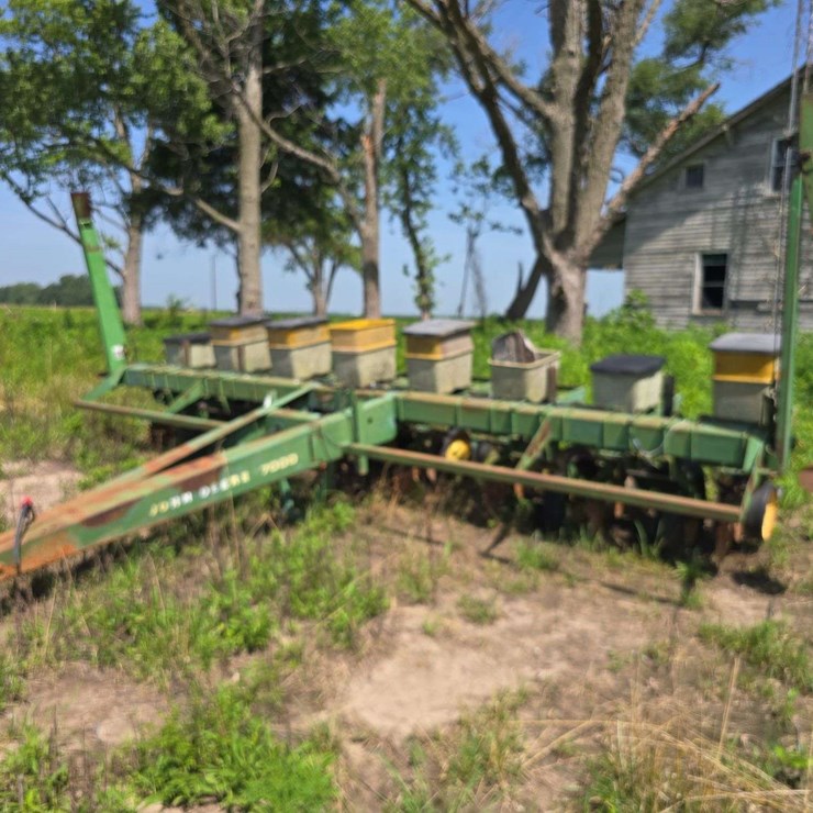 JOHN DEERE 7000