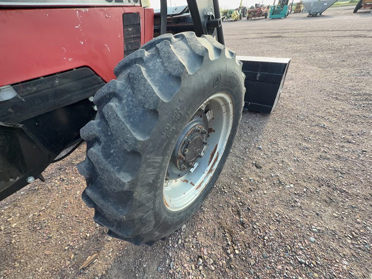 1995-case-5240-mfwd-tractor-with-loader-image-33