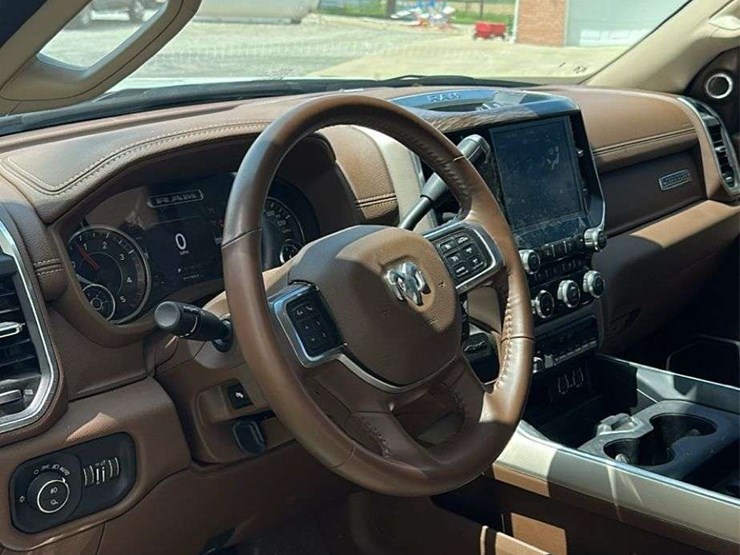 2021-dodge-3500-image-7