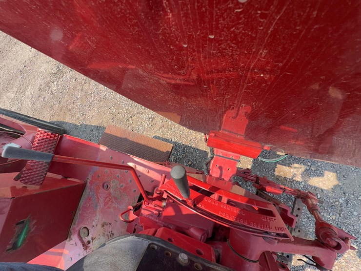 1965-ihc-farmall-656-tractor-image-32