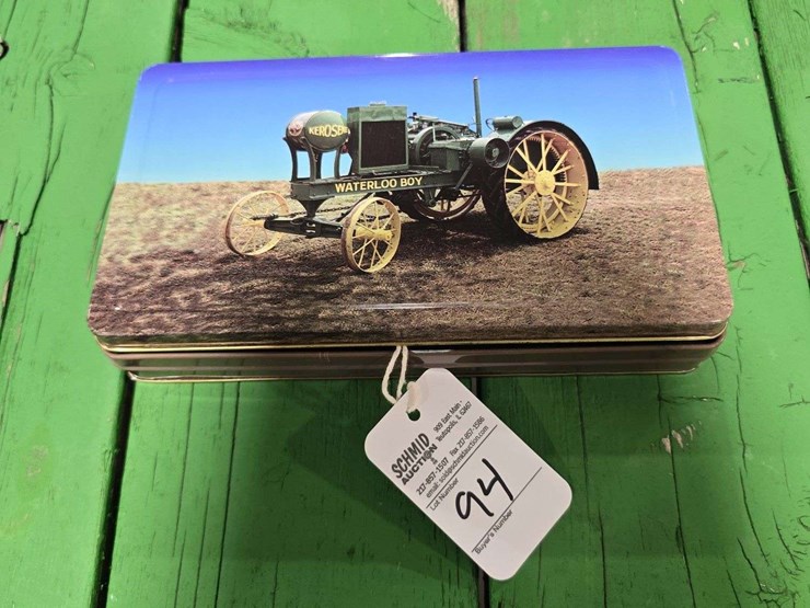 john-deere-waterloo-boy-knife-set-image-1