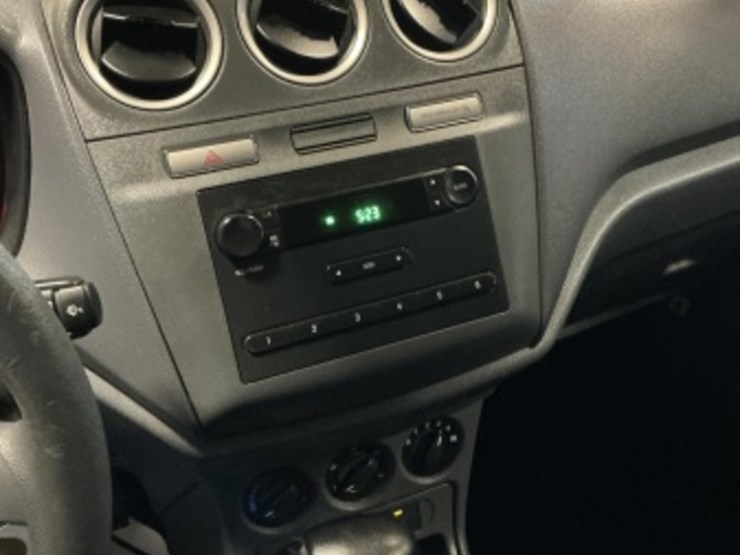 2013-ford-transit-connect-image-21