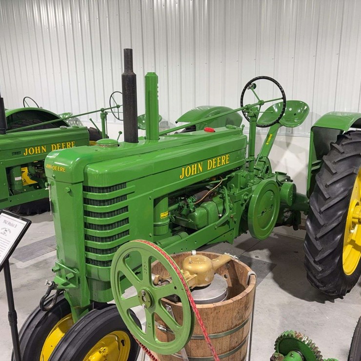 JOHN DEERE MODEL B