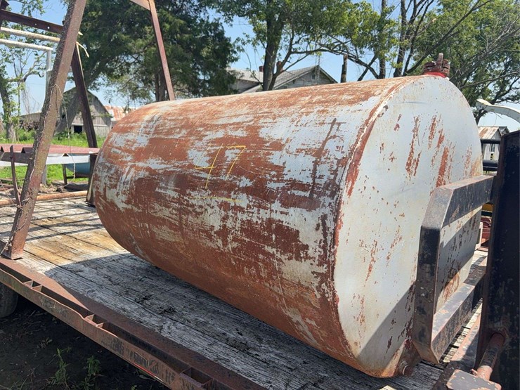 250-gallon-gravity-flow-fuel-tank-with-stand-image-1