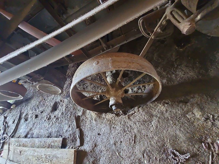 mccormick-deering-threshing-machine-image-2