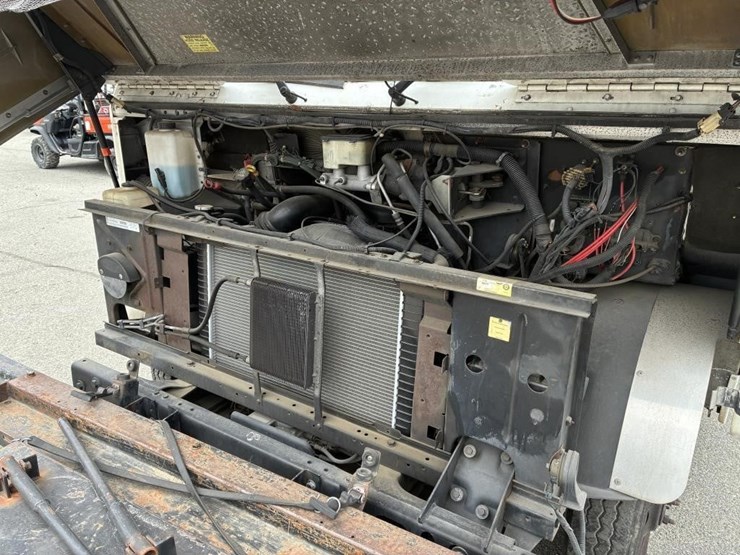 2002-workhorse-p42-image-7