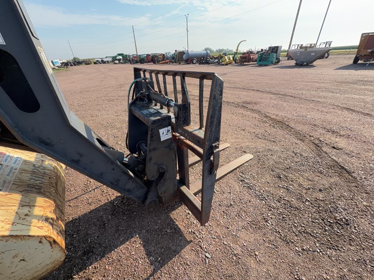 2005-ingersoll-rand-vr843c-telehandler-image-34