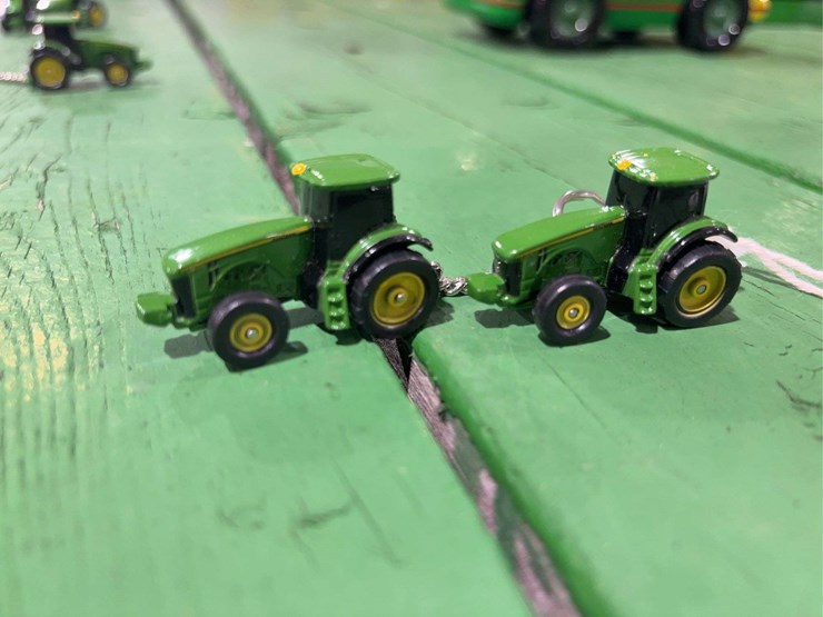john-deere-key-chains-image-2