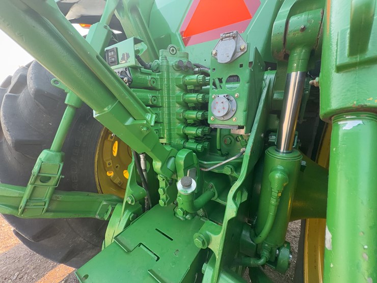 2002-john-deere-8320-image-29