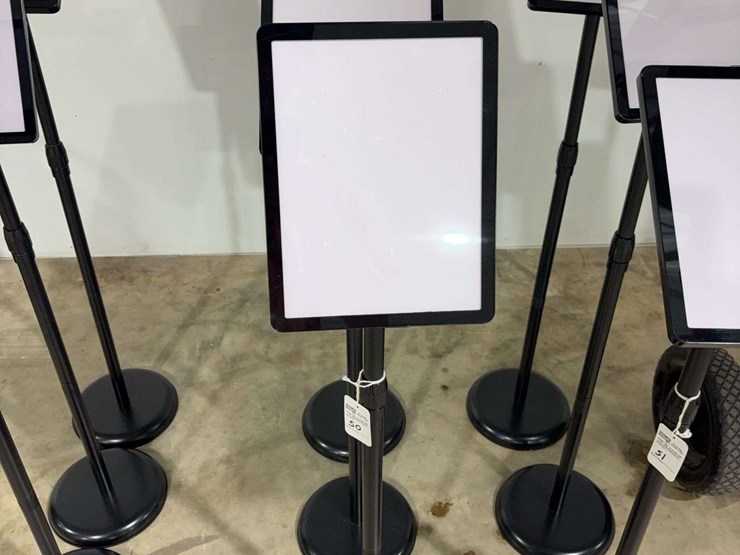 3-adjustable-sign-holder-displays-image-2