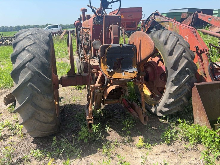 1967-farmall-450-narrow-front-parts-tractor,-s/n:-17690-image-6