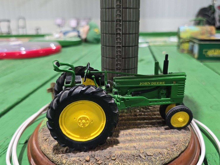 john-deere-b-image-2