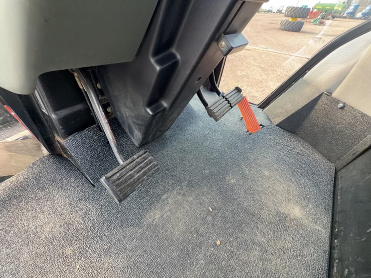 1995-case-5240-mfwd-tractor-with-loader-image-22