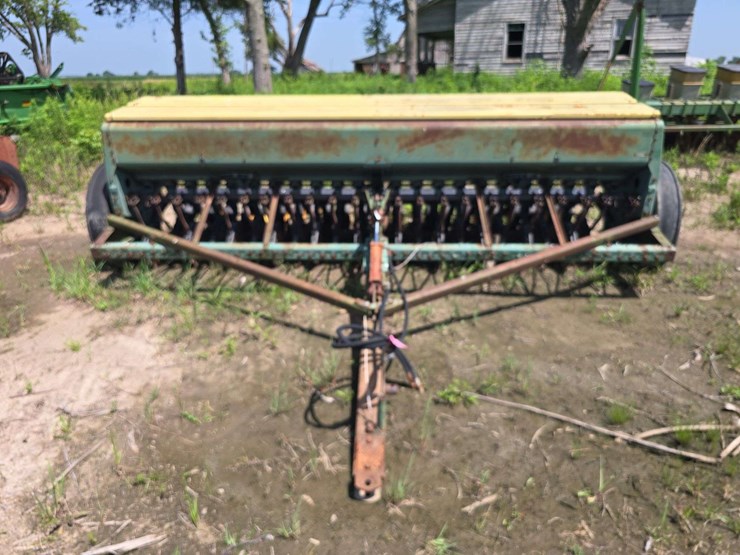 john-deere-8300-image-2