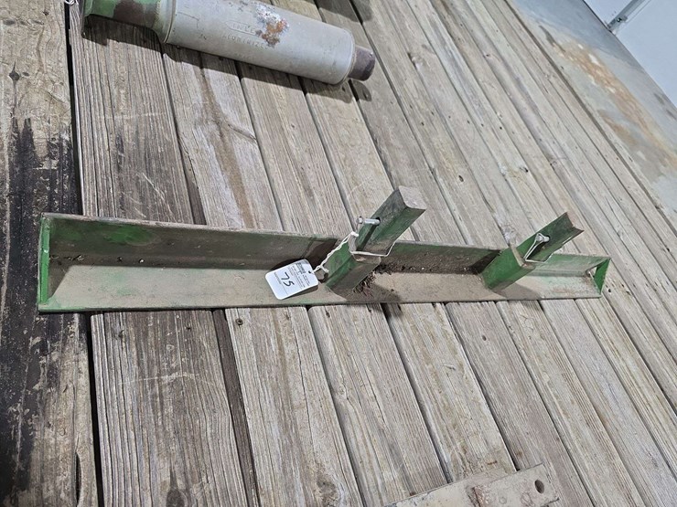 john-deere-weight-bracket-image-2