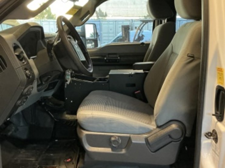 2016-ford-f550-image-23