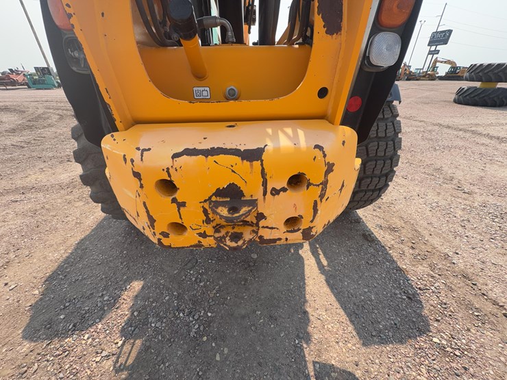 2011-jcb-510-56-image-27