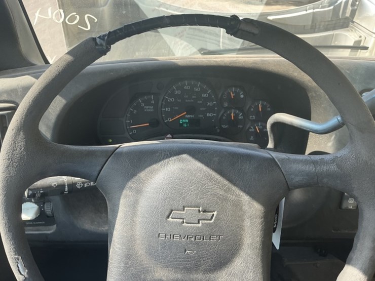 2004-chevrolet-c6500-f/b-image-15