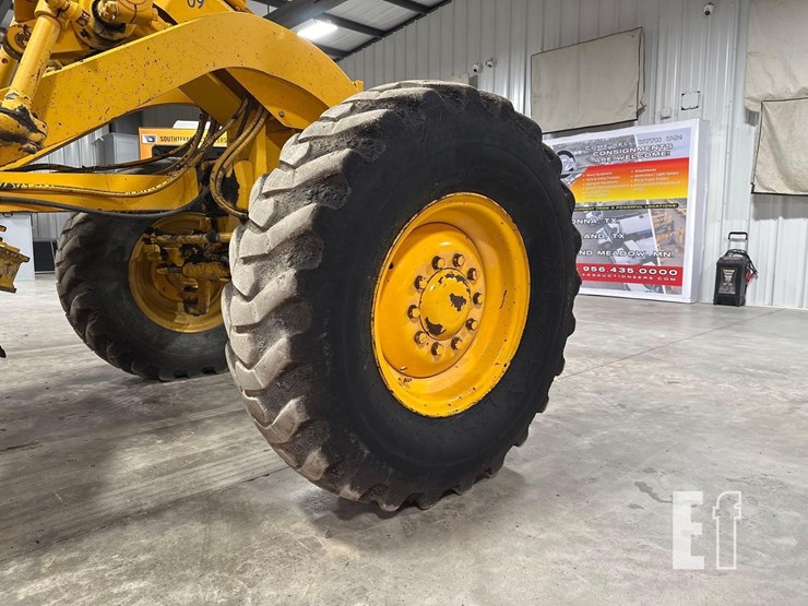 2004-caterpillar-120h-image-28