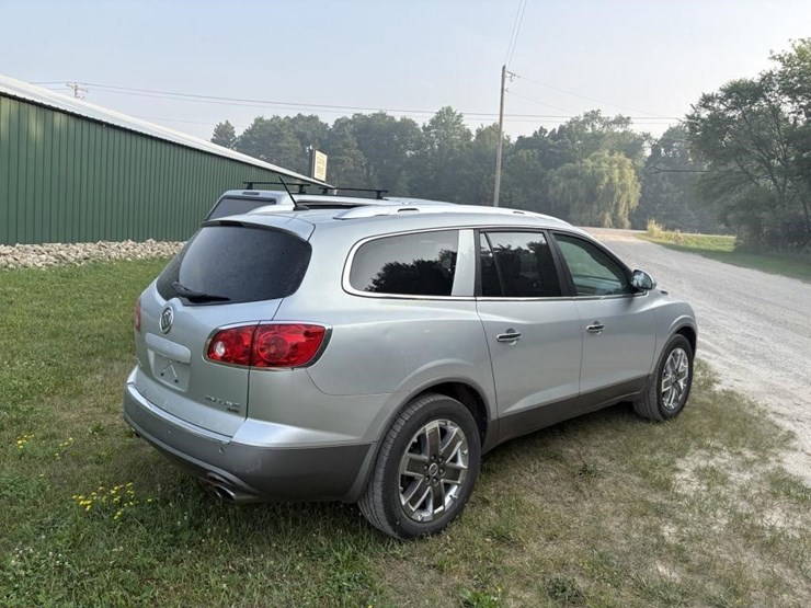 2010-buick-enclave-cxl-image-4