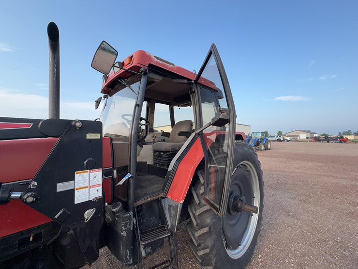 1995-case-5240-mfwd-tractor-with-loader-image-18