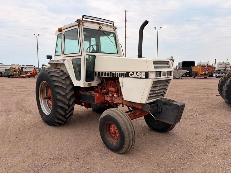 1978-case-2290-tractor-image-3