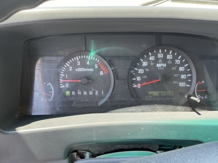 2009-isuzu-npr-image-21