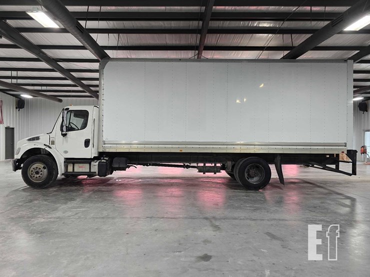 2020-freightliner-business-class-m2-106-image-5
