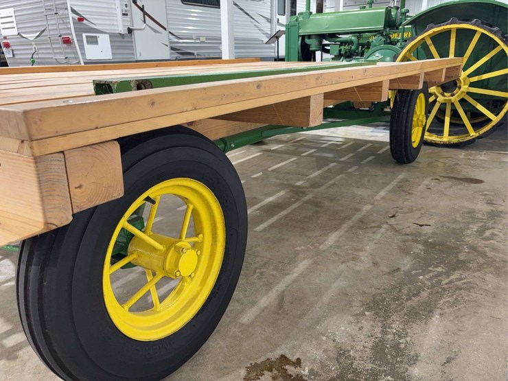 john-deere-parade-wagon-with-spoke-wheels-image-5