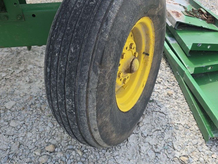 gravity-wagon-on-john-deere-running-gear,-with-side-boards-image-12
