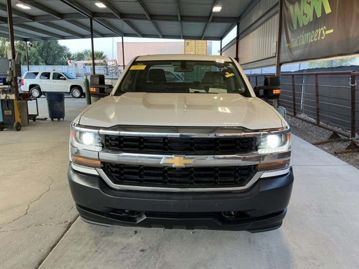2018-chevrolet-silverado-1500-image-3
