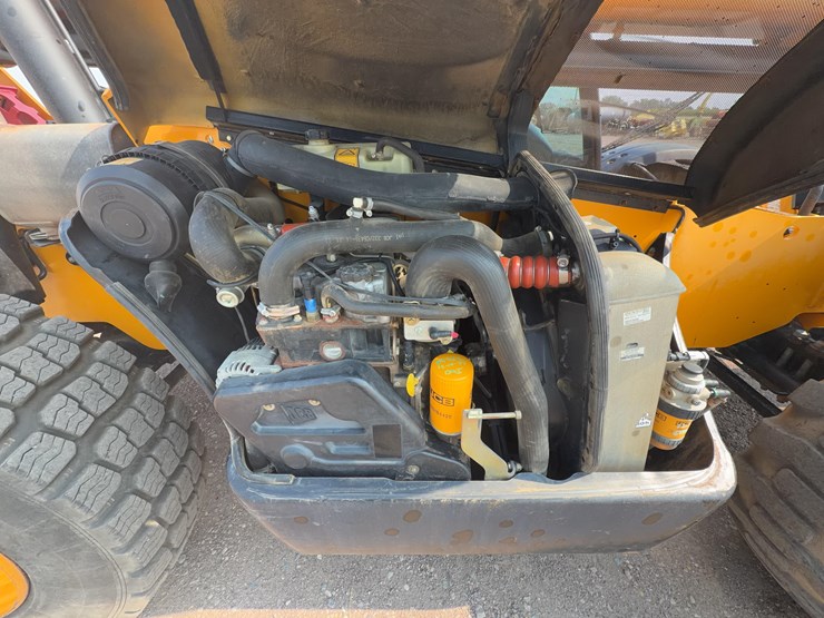 2011-jcb-510-56-image-21