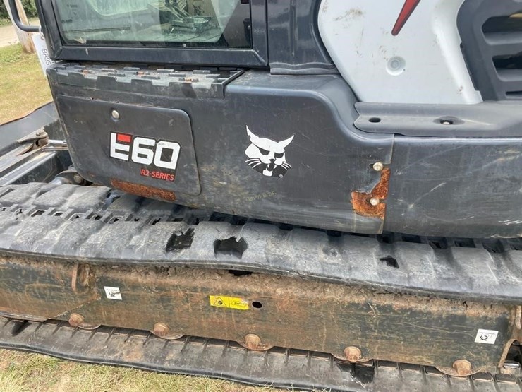 2021-bobcat-e60-image-13