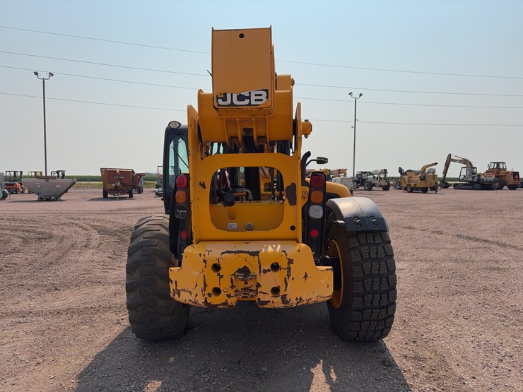 2011-jcb-510-56-image-5